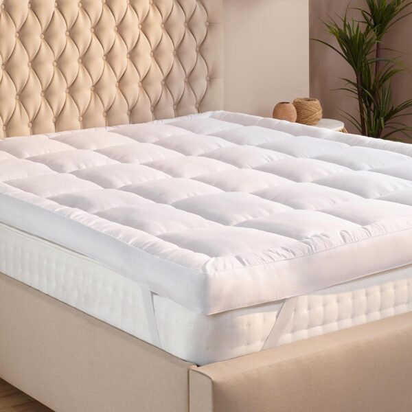 Trending Hotel Quality Mattress Topper 10cm Deep - Upgrade Your Comfort Today - Matress Topper Super Soft Elasticated Corner Straps All UK Sizes Mattress Pad Topper